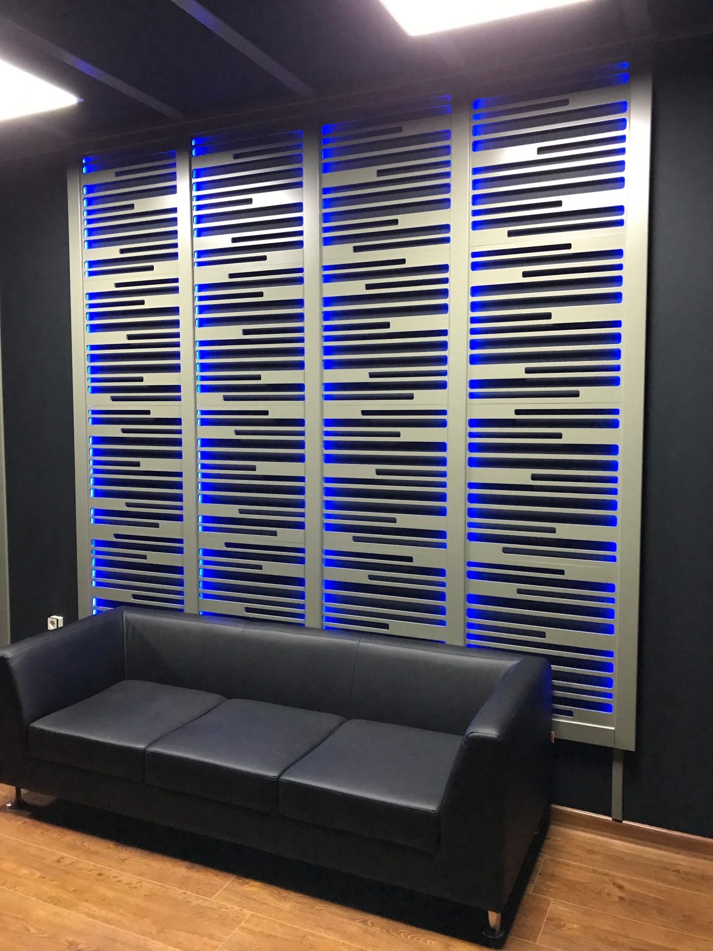 Акустическая стена с LED-подсветкой